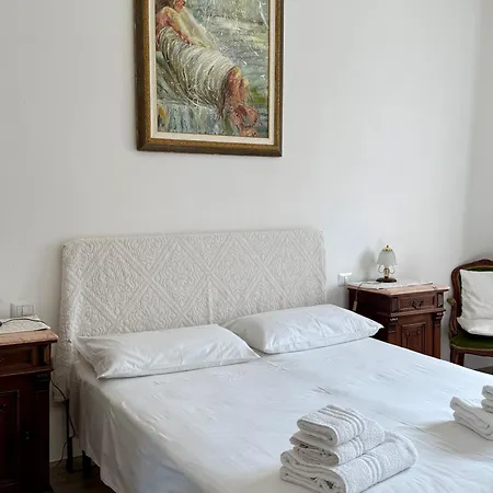 Alojamento de Acomodação e Pequeno-almoço Blumarine Palau