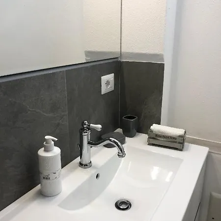 ベッド・アンド・ブレックファスト Blumarine 4*