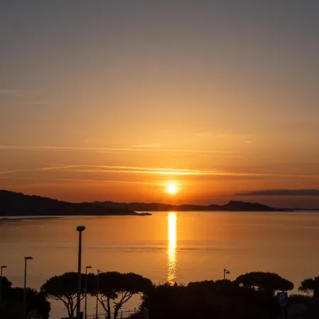 ベッド・アンド・ブレックファスト Blumarine パラーウ